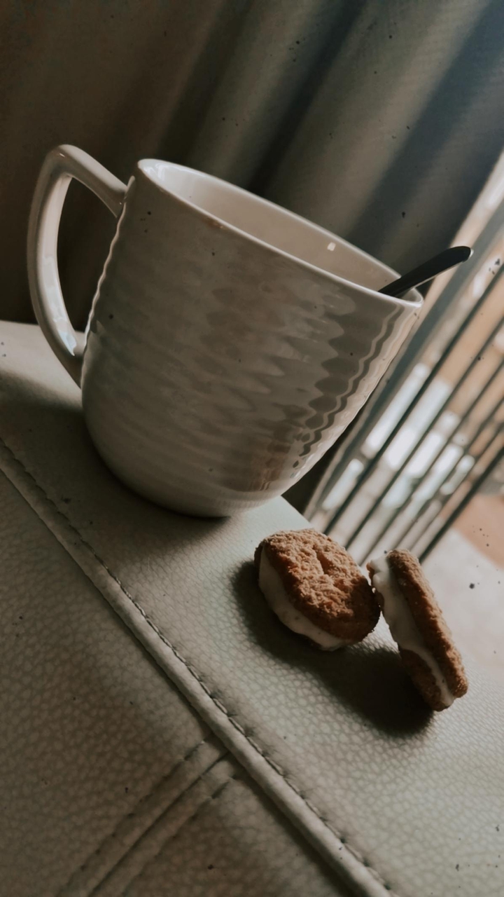 Hot chocolate & cookies