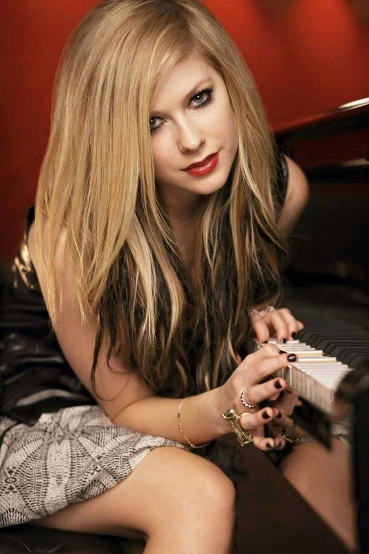 #AVRIL_LAVIGNE