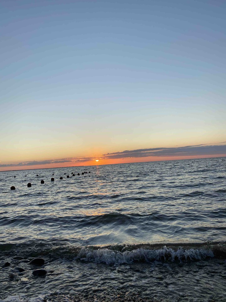 море
