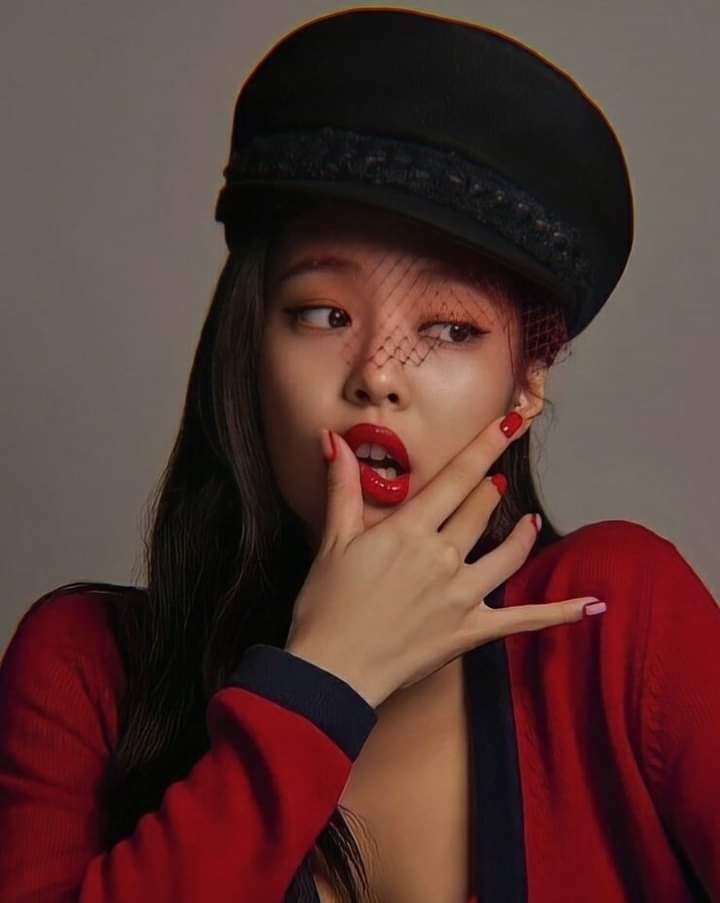 jennie kim in red lipstick>>>