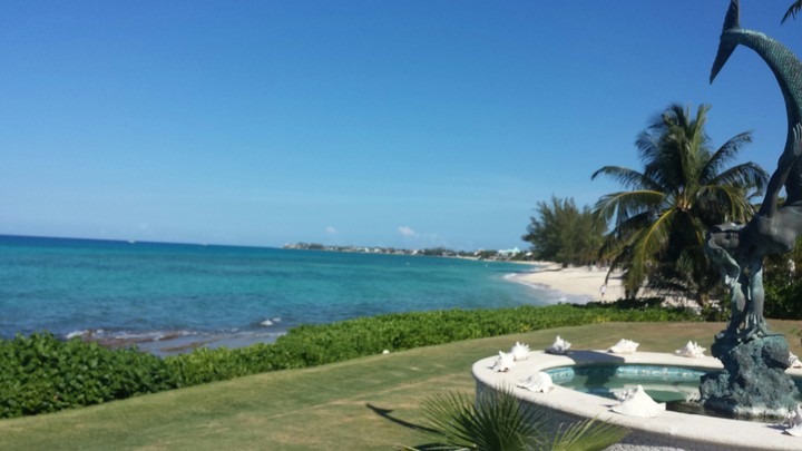 seven malle beach cayman