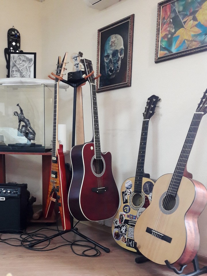 guitar's space