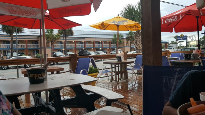 rain , restaurant