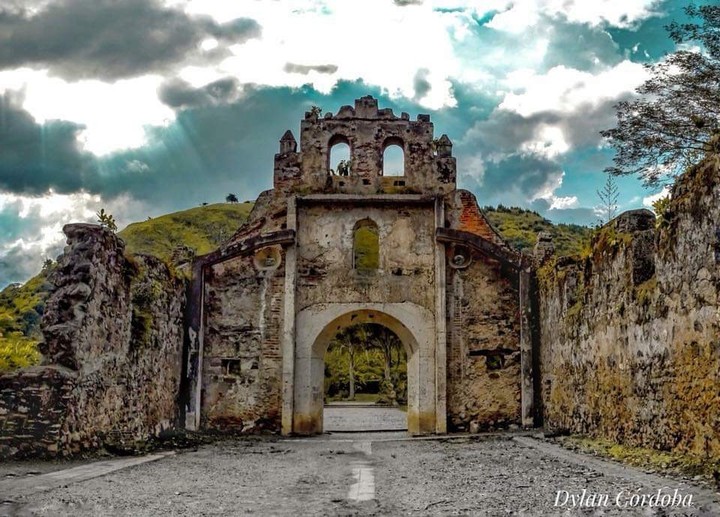 Ruinas de ujarras.
