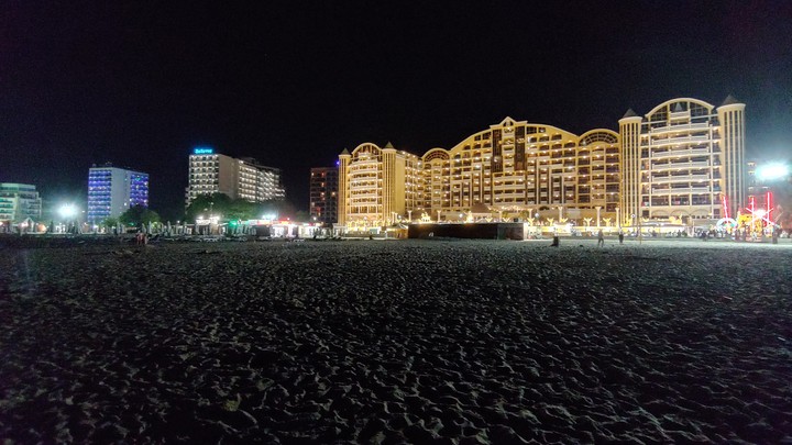 готелі