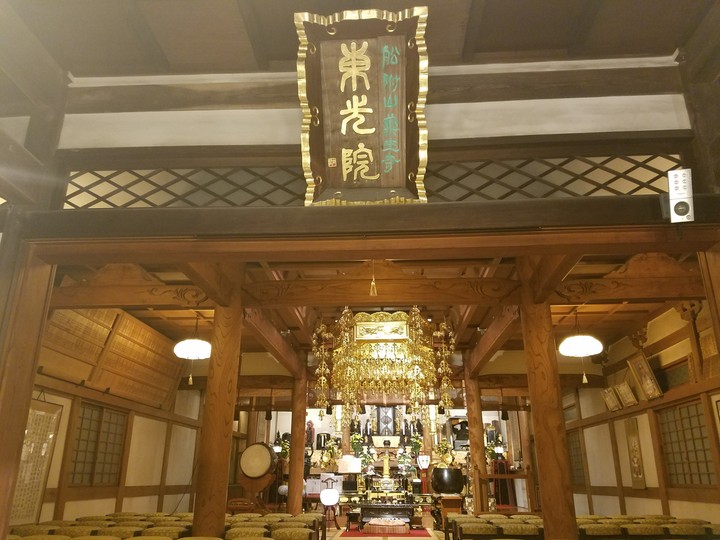 お盆　寺