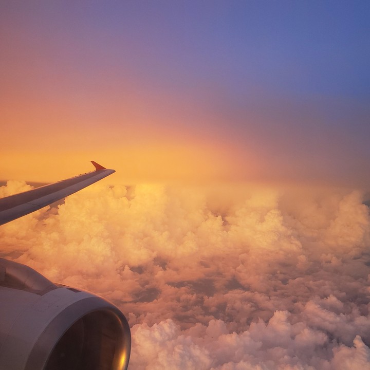 Flying in the sky✈