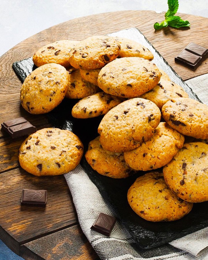 chocolate chip cookies