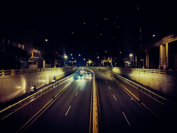台灣桃園夜晚的道路