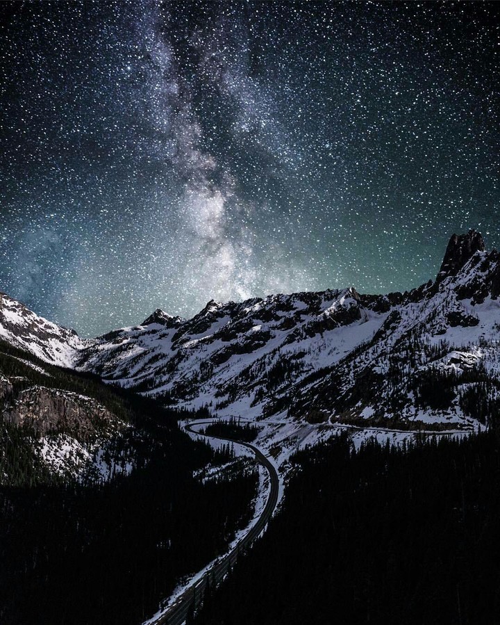 Stars above the snow