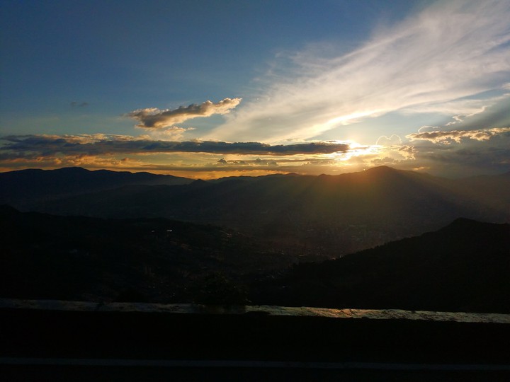 Atardecer en Medellín Colombia