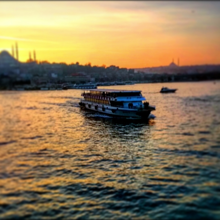 izlemek başkadır İstanbulu kendi gözlerin ile