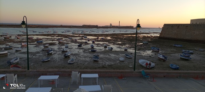 la Caleta al atardecer