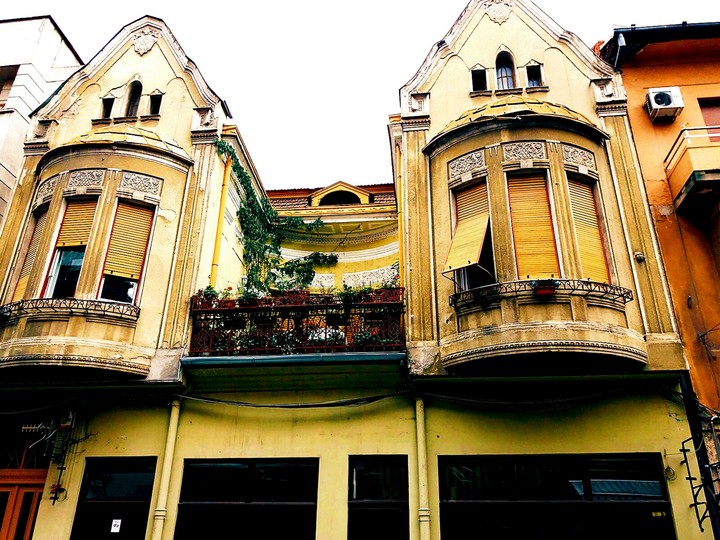 balcony