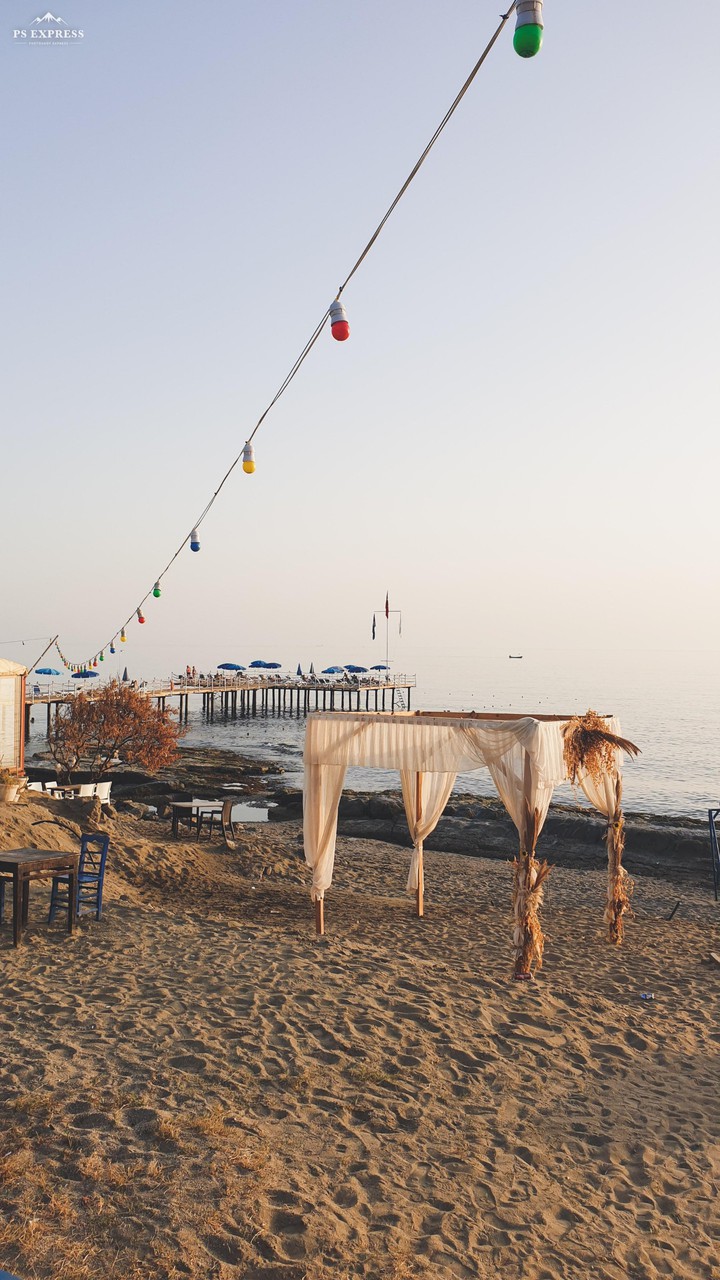 море