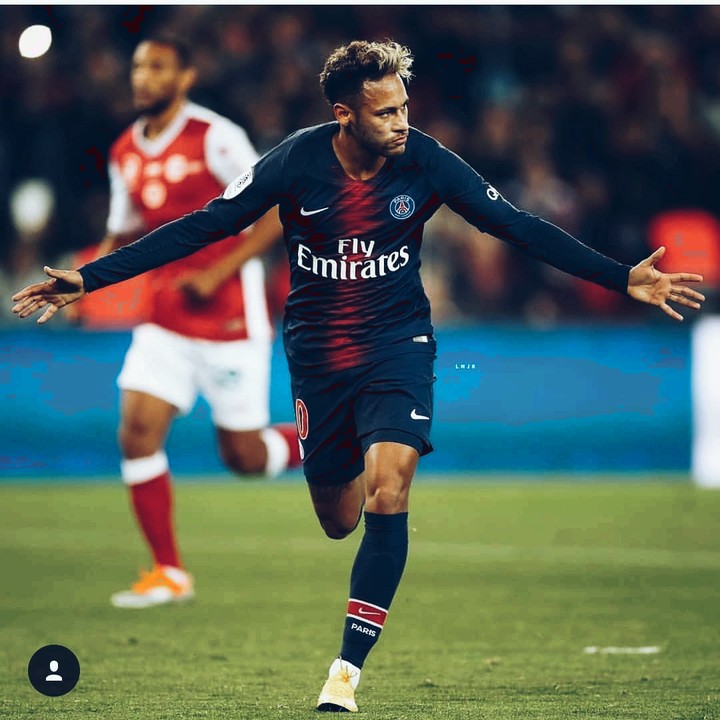 Neymar Jr rocks