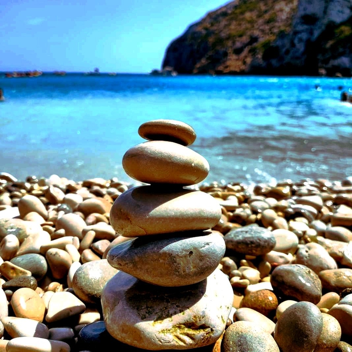 Sun, stones & beach