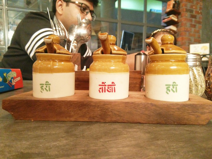 chutney container