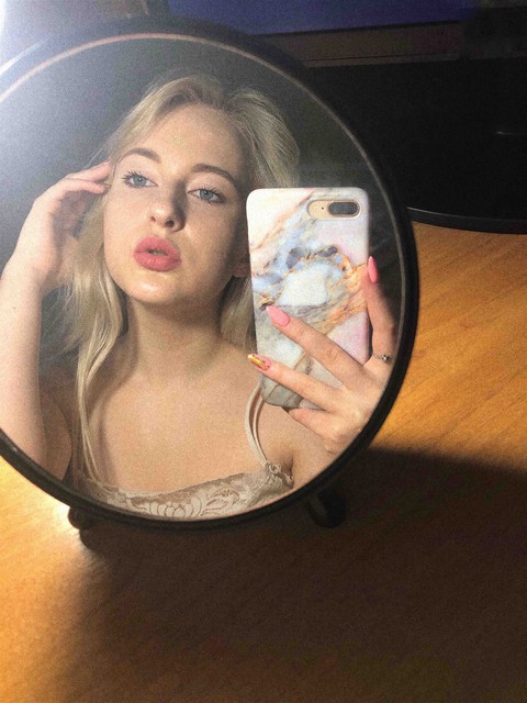 the girl in the mirror