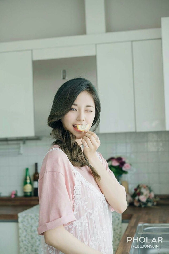 Eating chou tzuyu