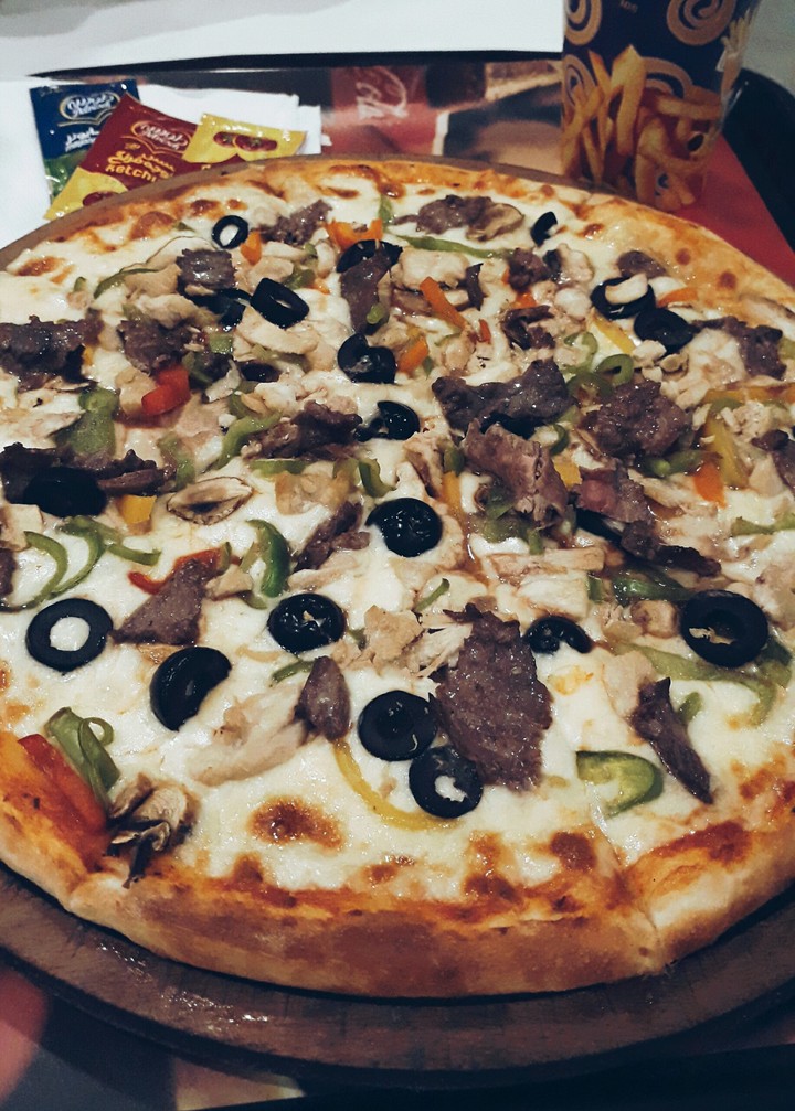 #pizza #meat #vegetable #cheese #big #yummy