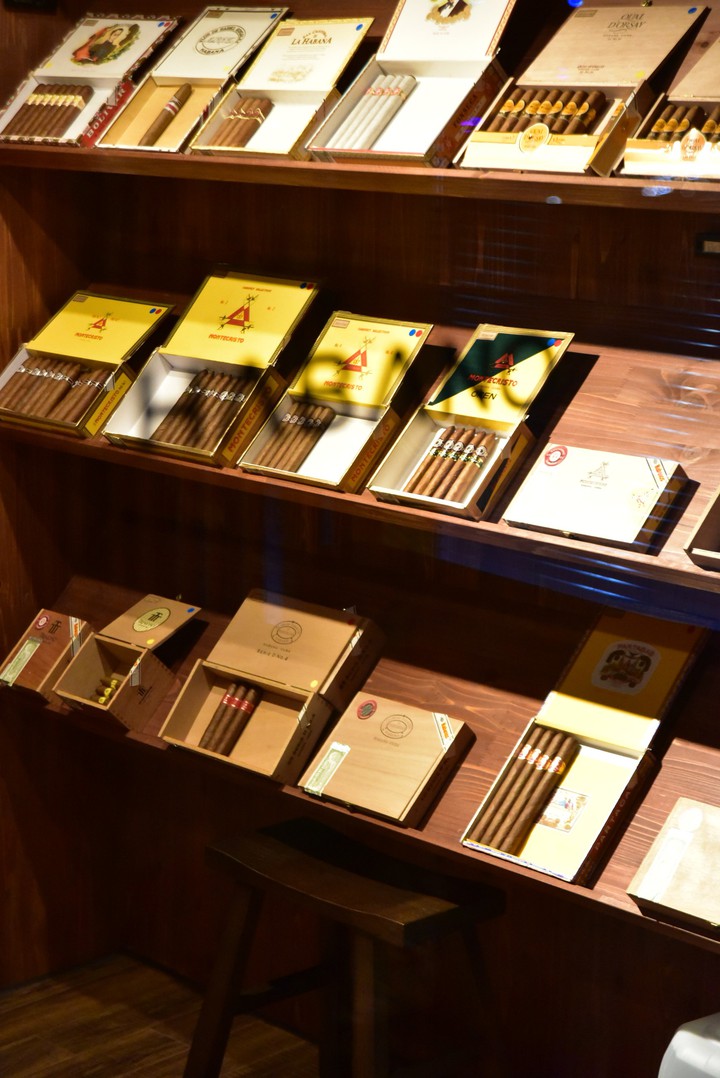 Cigars bar