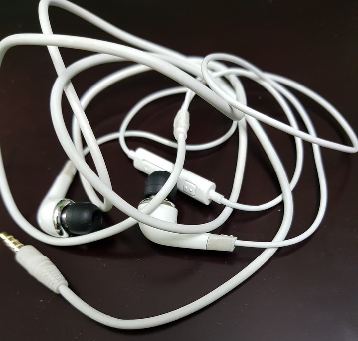 Ear phone