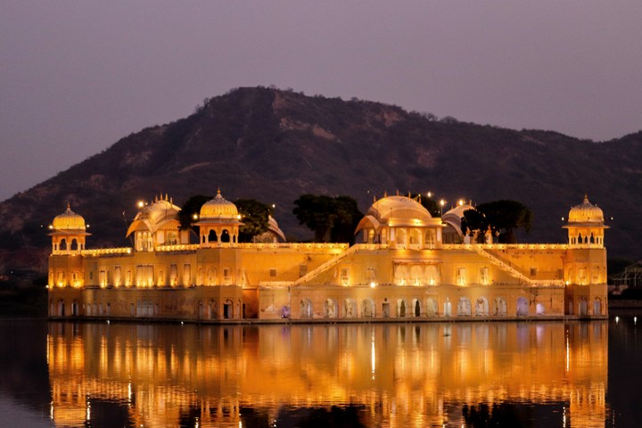 A wonder hidden under water,The Jal Mahal Palace