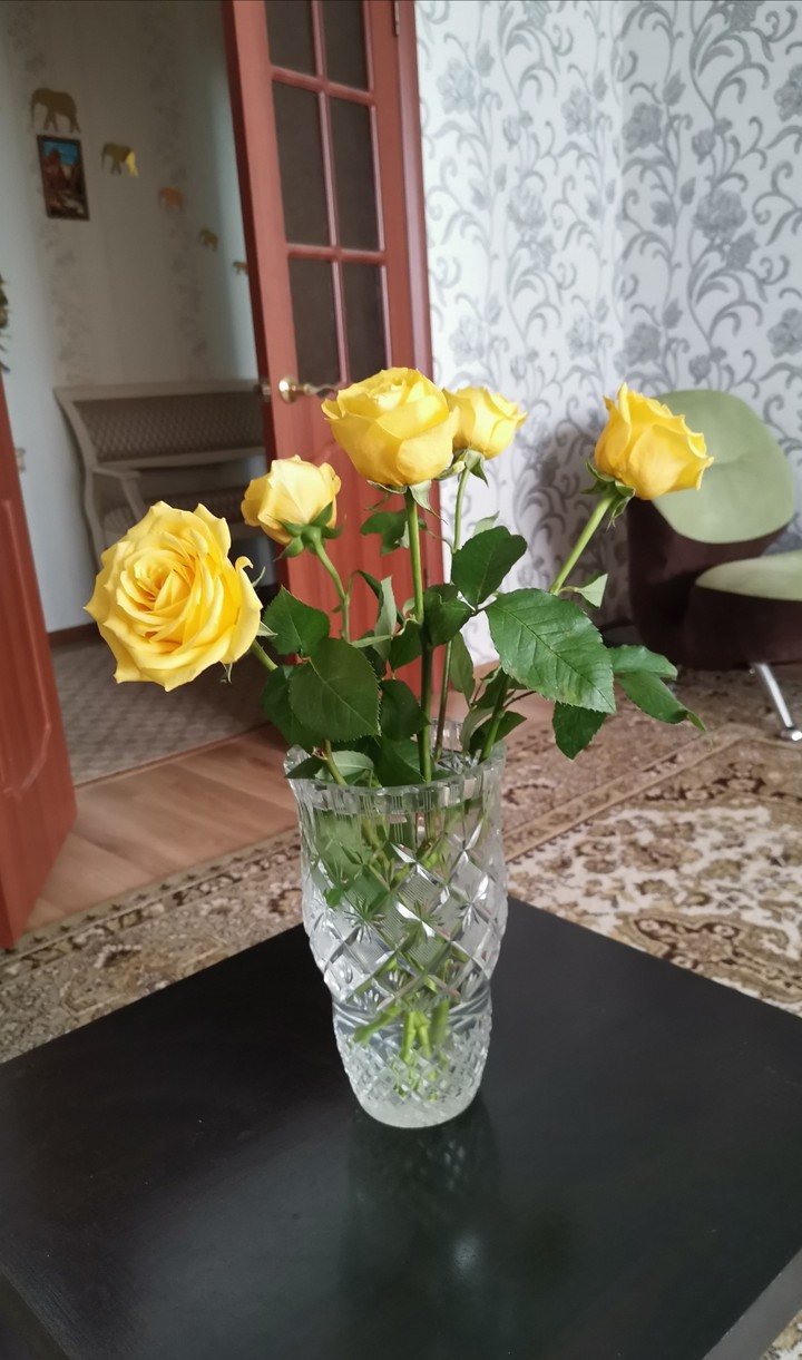 Желтые розы