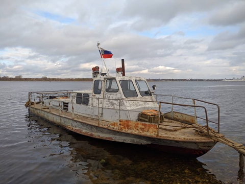 Катер на Волге