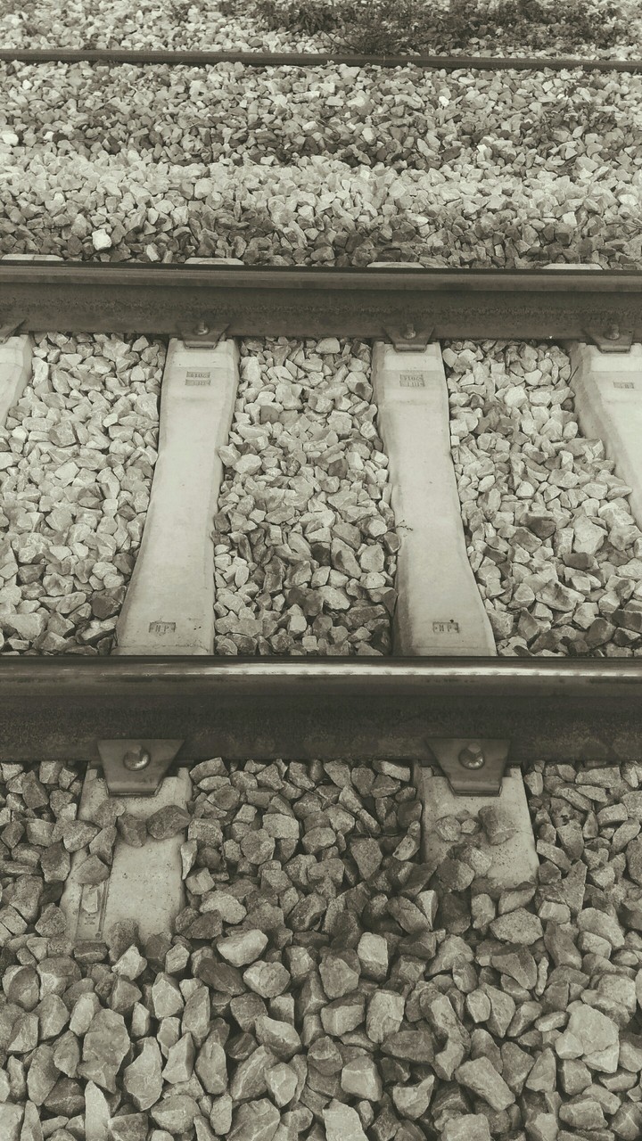 train rails
