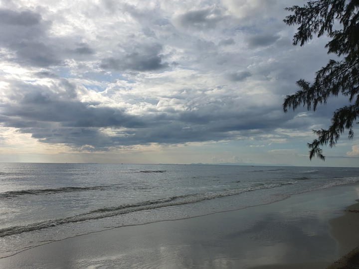 Sea & Sky