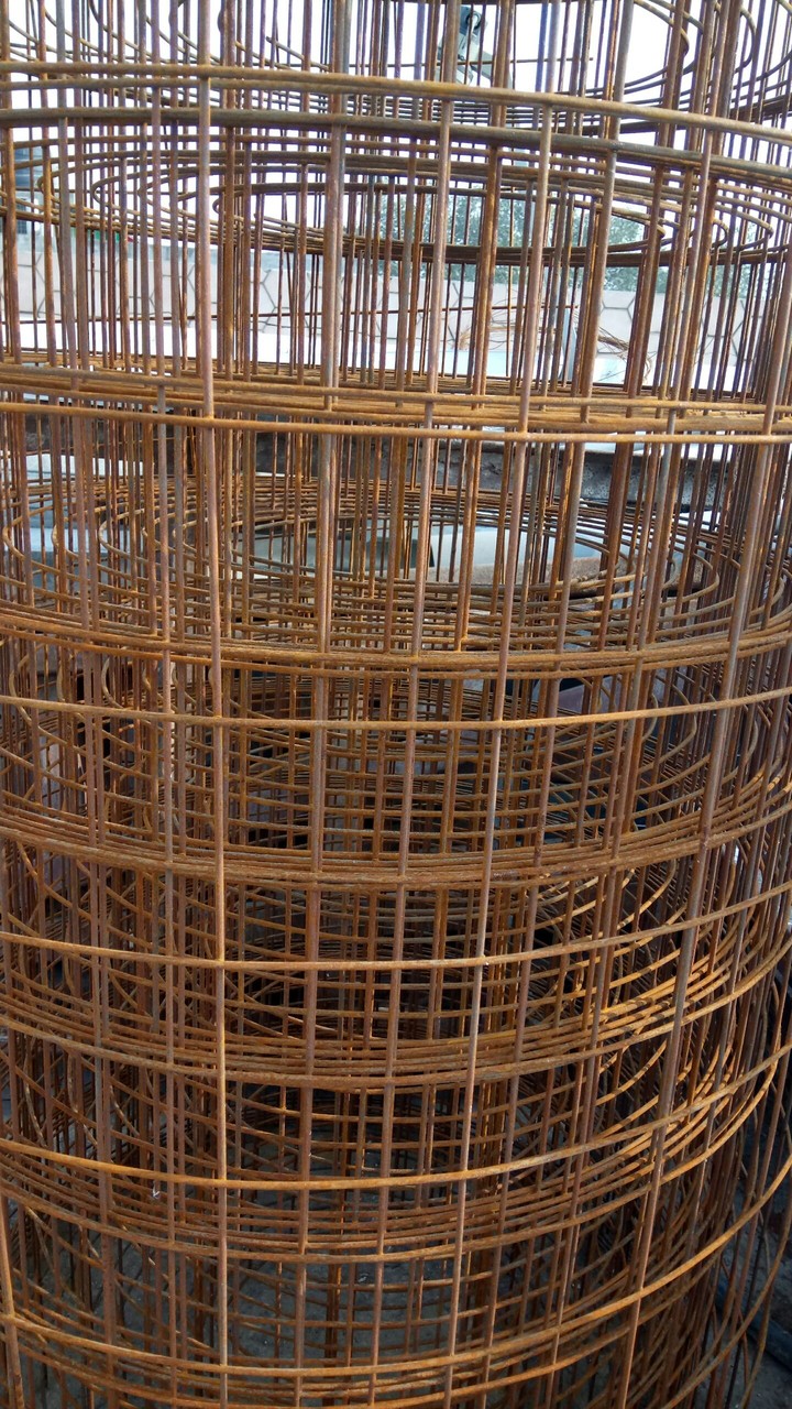 Concrete wire roll