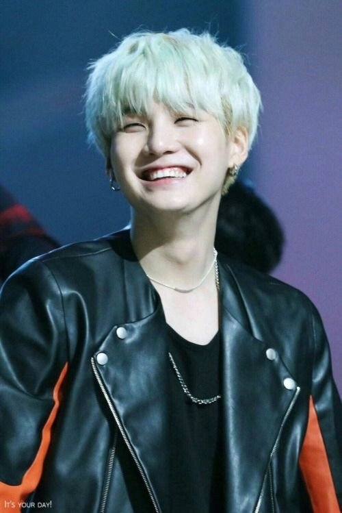 HAPPY YOONGI DAY❤❤❤❤❤❤❤