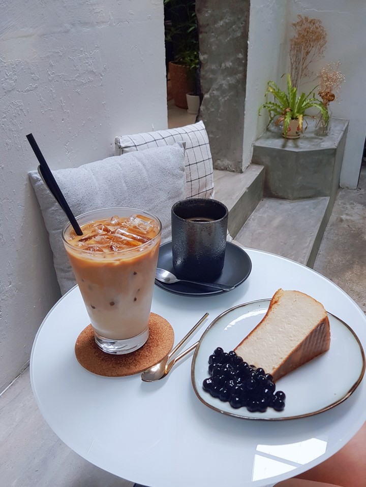 their bubble milk tea cheese cake are perfect