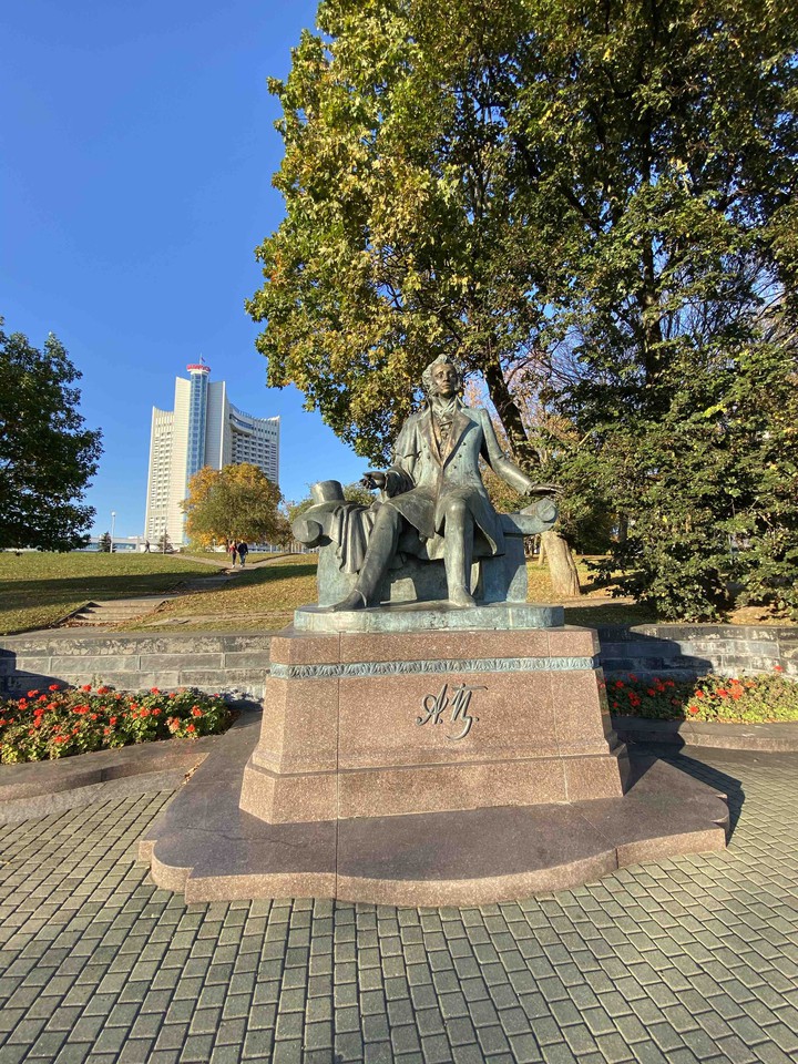 Пушкин памятник