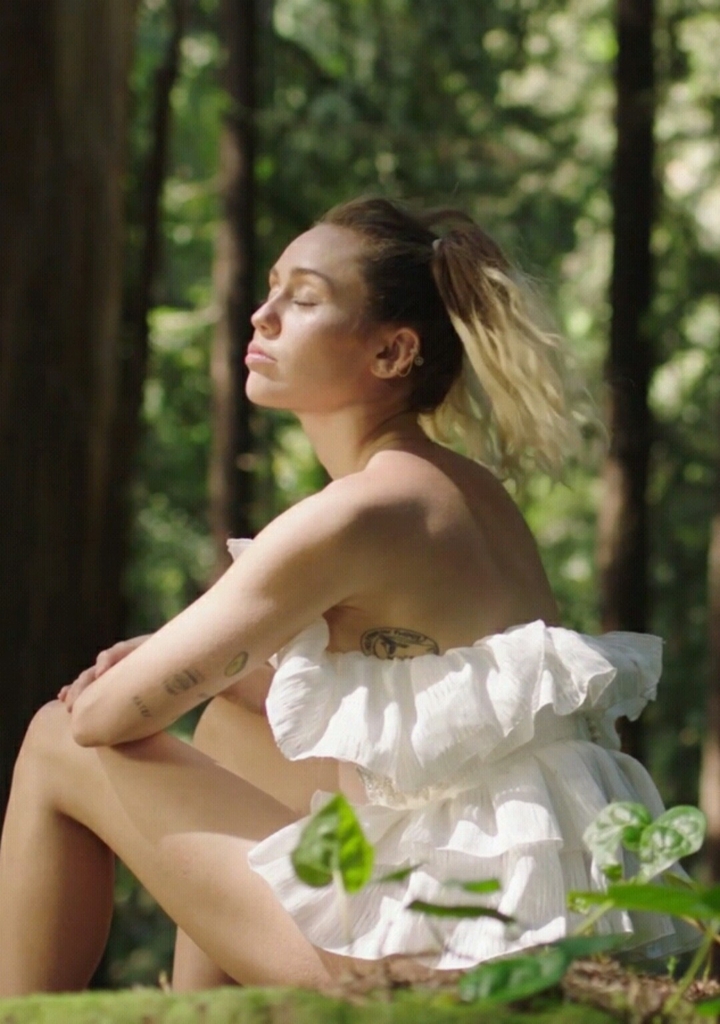 Miley Cyrus-Malibu