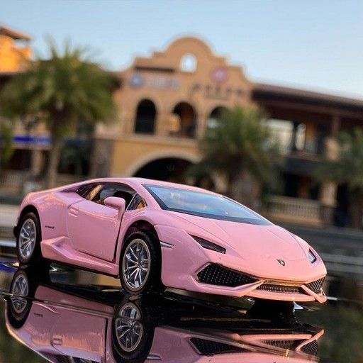 pink car