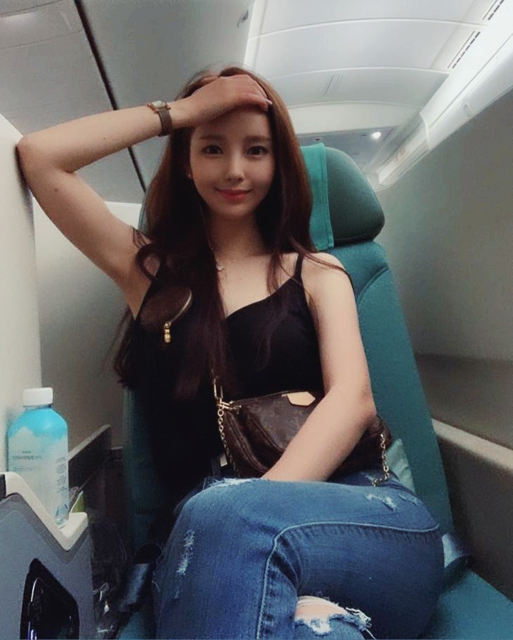 Korean cartoonist Meow Writer