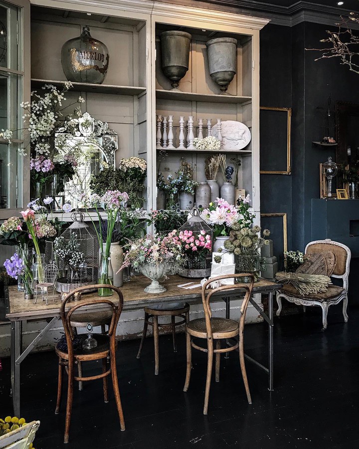 London Café
