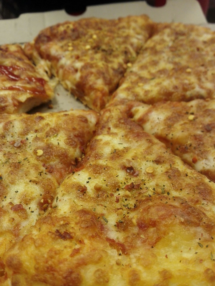 cheesy pizza