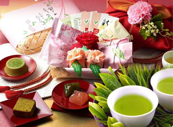 Japanese sweets and green tea