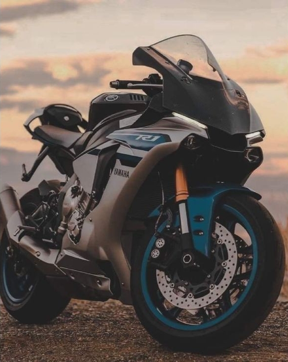 Yamaha R1