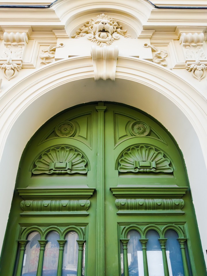 Green door