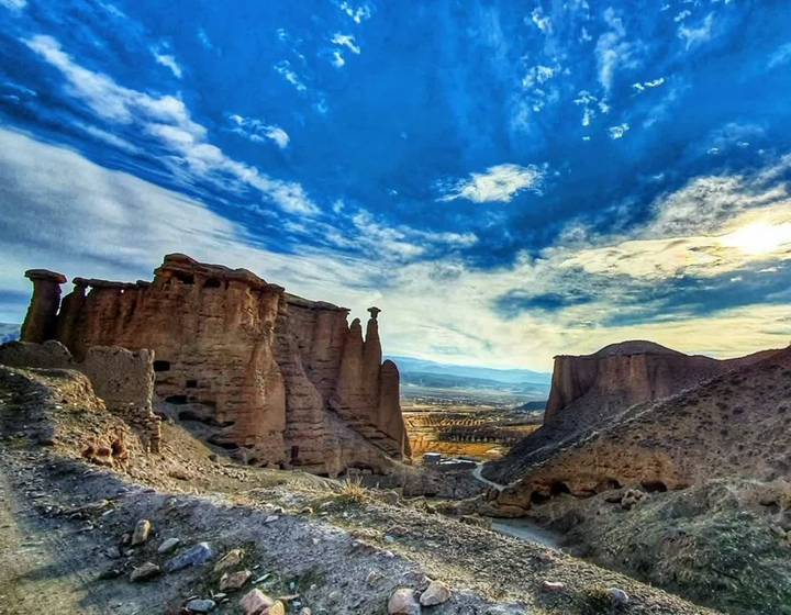 قلعه بهستان یا کهن دژ در شهرستان

ماهنشان