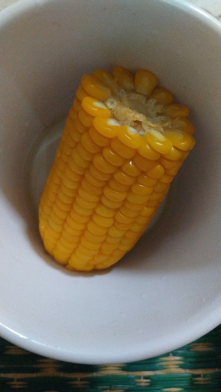 eat corn