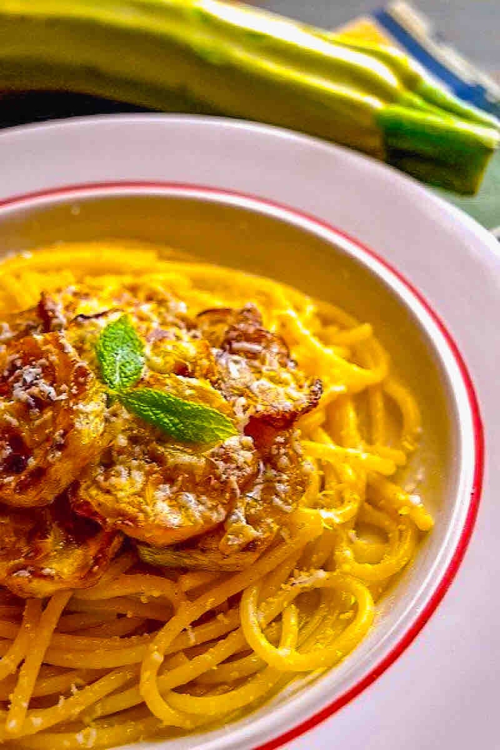 Sicily, Pasta with fried courgette and mint