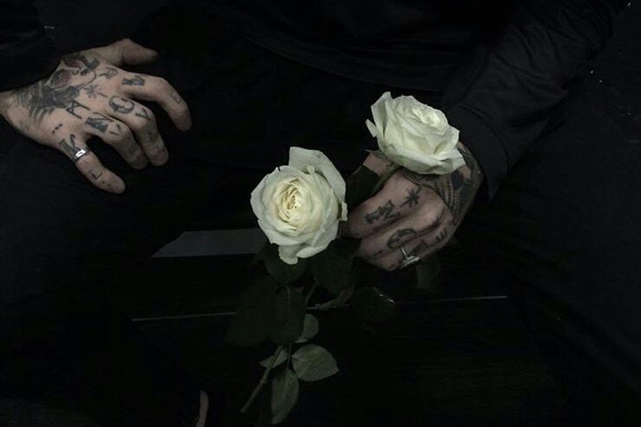 ✖