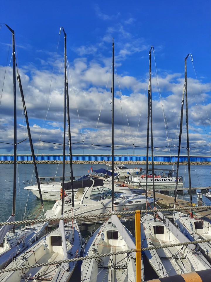 море