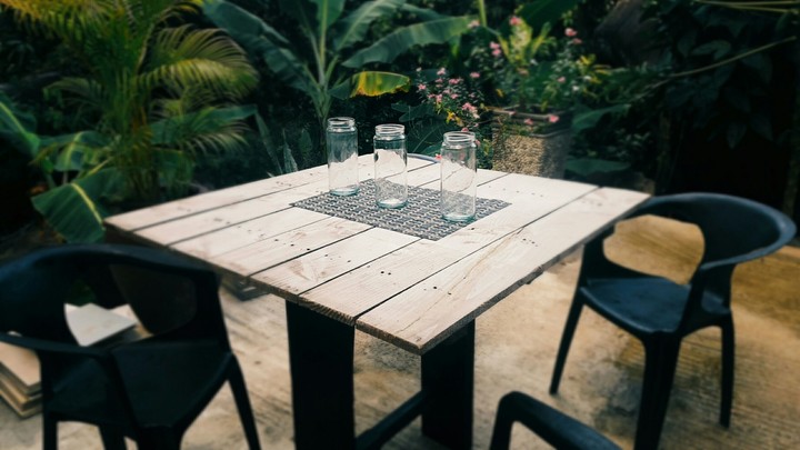 D.I.Y table